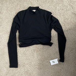 NWT women’s black crop top